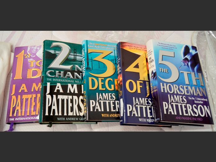 COLLECTION OF 5 JAMES PATTERSON HARD COVER NOVELS