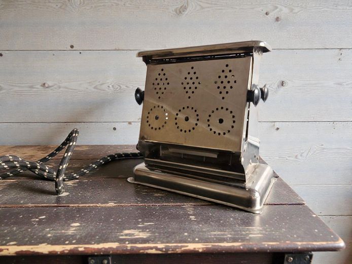 Vintage Stirling Drop-Side Electric Toaster