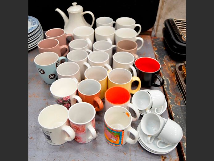 MUGS, ESPRESSO CUPS & SAUCERS, TEAPOT, etc