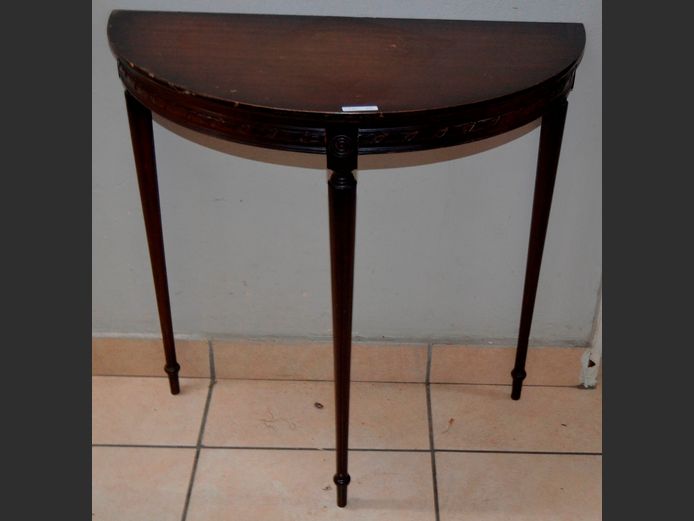 SAPELE MAHOGANY HALF MOON TABLE, 77 x 38 x 76cm