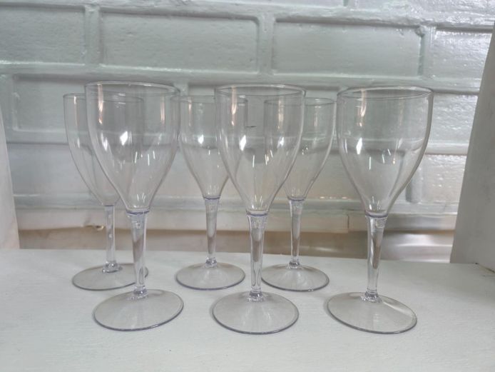 Set of 6 Clear Plastic Stemmed Wine Glasses