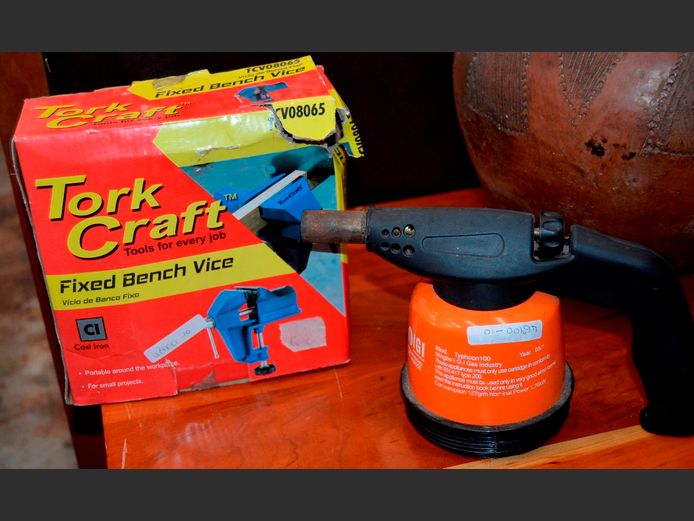 TORKCRAFT FIXED BENCH VICE & A GAS BLOWTORCH