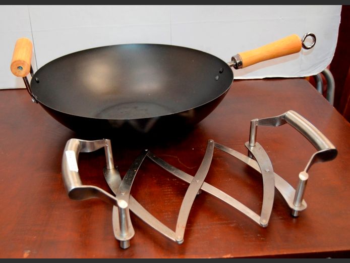 NON-STICK STOVE TOP WOK & FOLDING STAND, 35cm Diameter