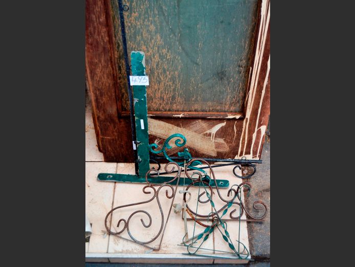 LOT: WROUGHT IRON PLANT HANGERS, SHELF BRACKETS, etc
