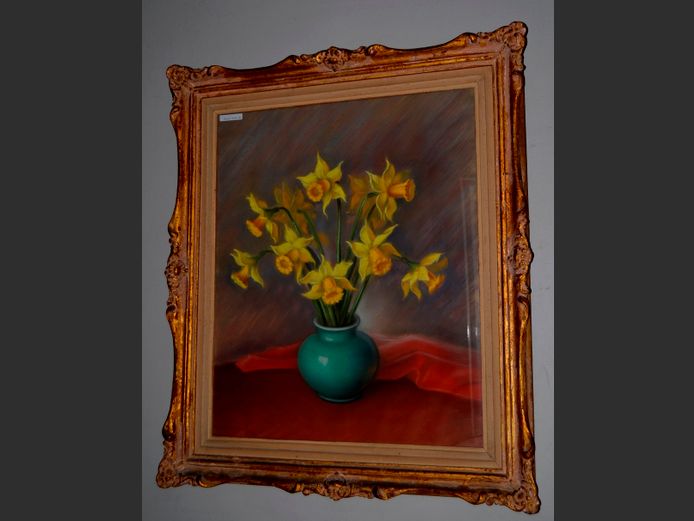 GILT ORNATELY FRAMED PASTEL "YELLOW FLOWERS IN VASE", 57 x 47cm [Glass cracked]