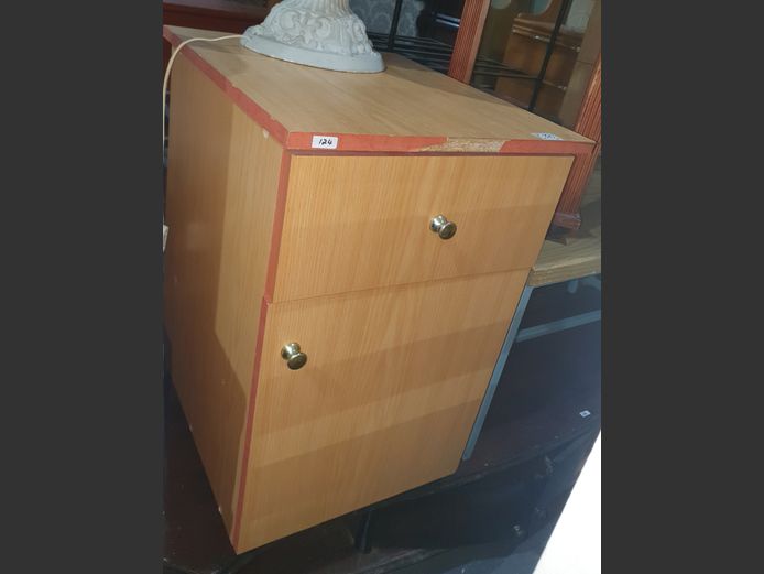 OAK FINISH SINGLE DOOR, SINGLE DRAWER BEDSIDE PEDESTAL, 49 x 42 x 62cm