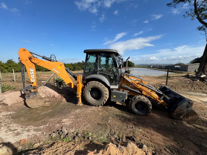 2022 CASE 570ST BACKHOE LOADER