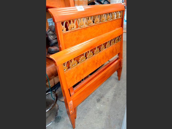 BIRD'S EYE WALNUT SINGLE HEAD- & FOOTBOARD