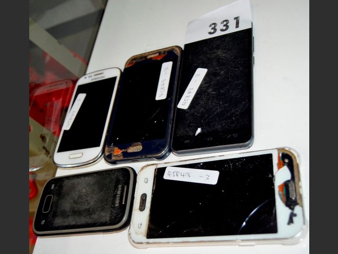 LOT OF 5: CELLPHONES [Untested, no chargers, damaged]