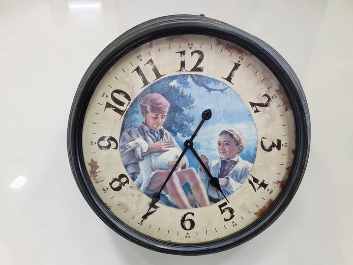 Large Decorative Quartz Wall Clock with Pastoral Scene