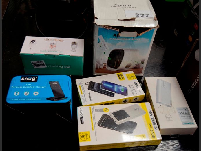 LOT: POWER BANKS, WI-FI CAMERA, AIR COOLER FAN, etc [Untested]
