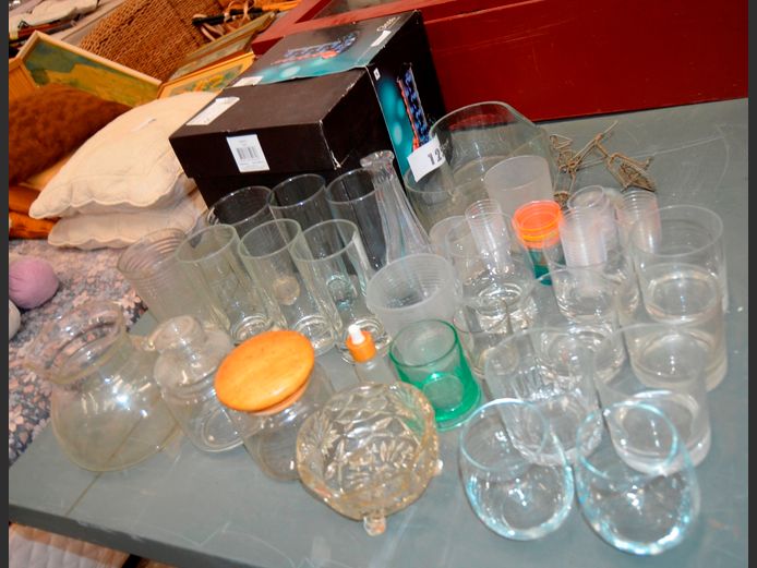 NESPRESSO POD STAND, DRINKING GLASSES, etc