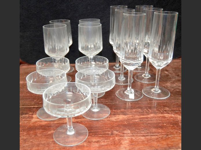 CHAMPAGNE FLUTES, CHAMPAGNE COUPES, etc