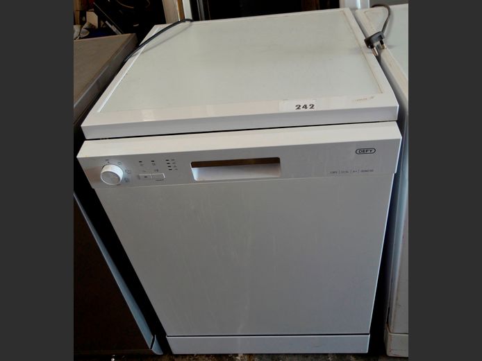 DEFY DDW230 DISHWASHER [Switches on, untested further]