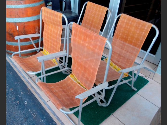 SET OF 4 FOLDING BEACH CHAIRS