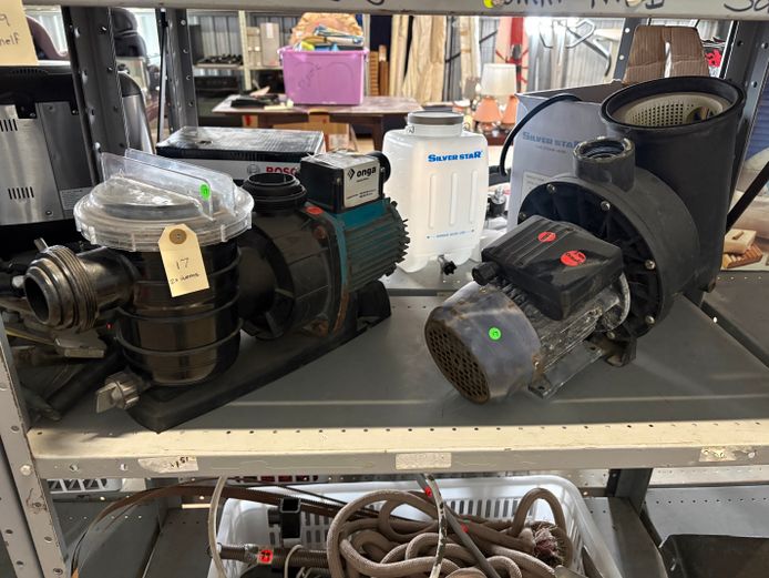 2x Pool Pumps 