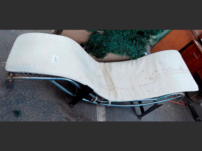 LE CORBUSIER STYLE LOUNGER WITH CUSHION, 170cm Long [In need of restoration, 1 cross pole needed]