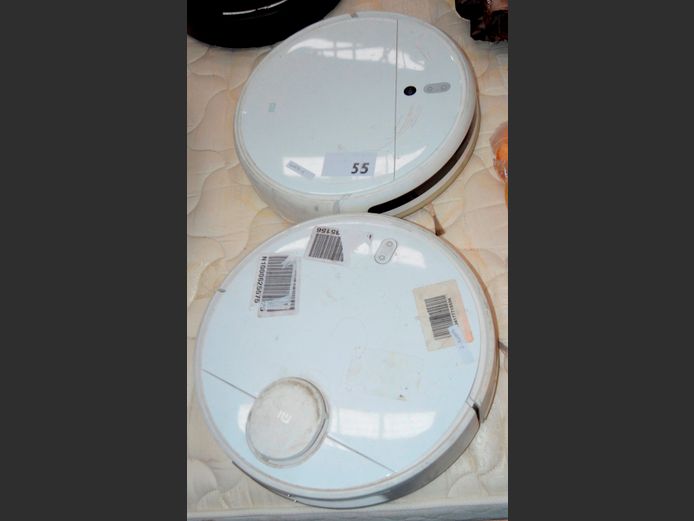 LOT OF 2: MT ROBOT VACS [No chargers, Untested]