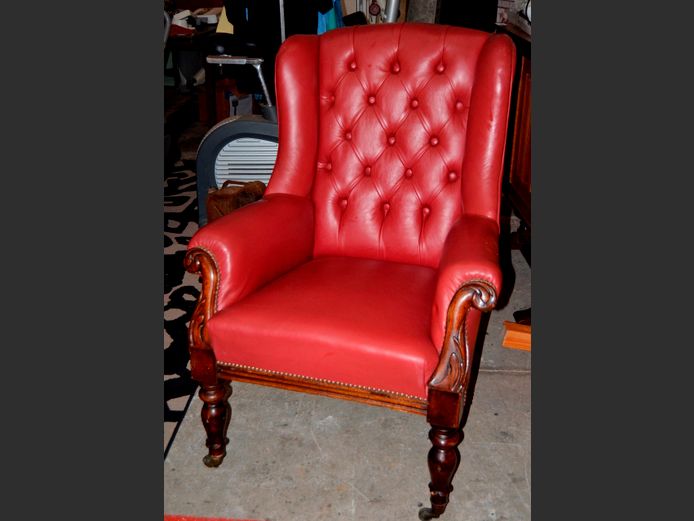 RED LEATHER BUTTONED WINGBACK ARMCHAIR