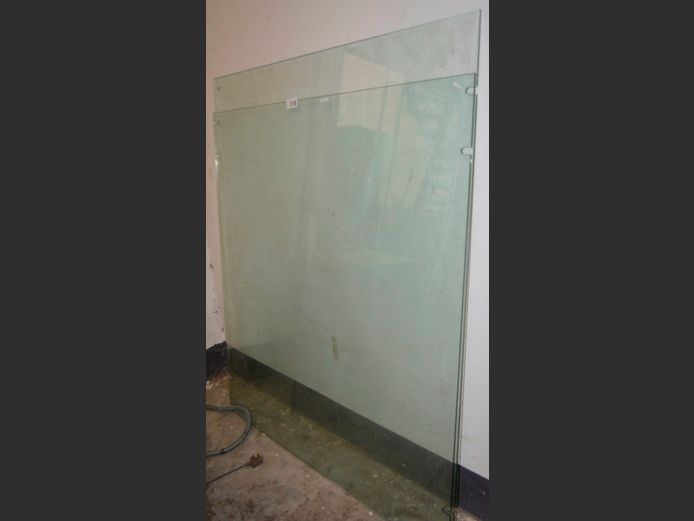 LOT: 2 x SHOWER DOOR PANELS, 120 x 140cm & 156 x 140cm