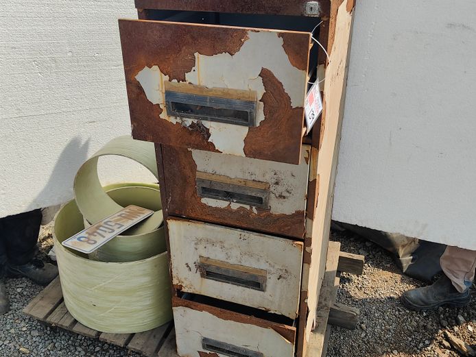 4 DRAWER STEEL CABINET