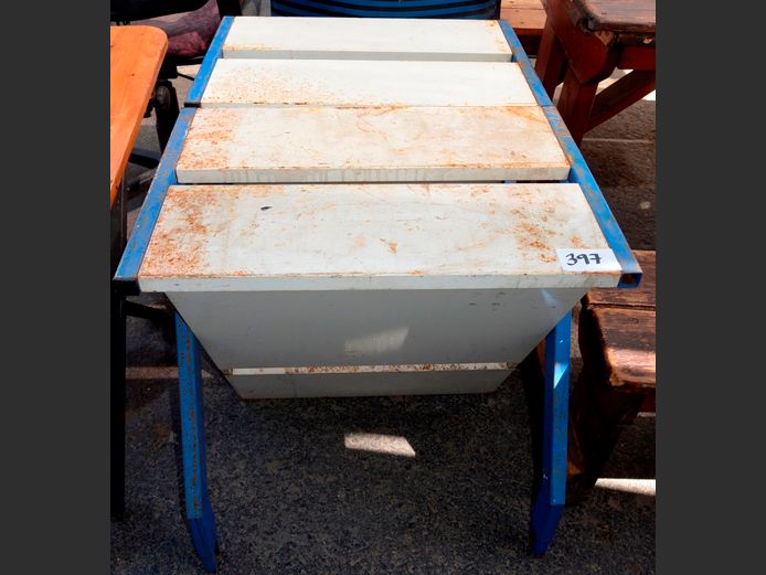 LOT OF2:  METAL PROJECTOR/PRINTER STANDS, 60 x 40 x 68cm [Rusted]