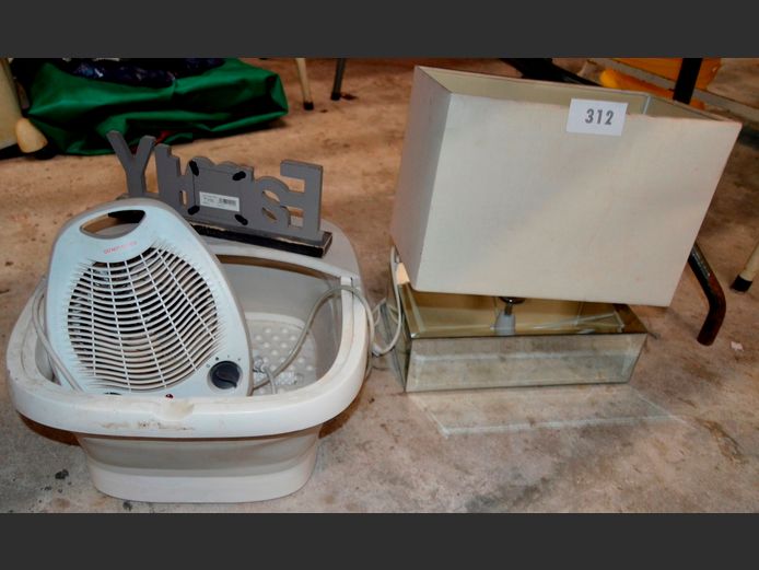 BEVELLED MIRROR TABLE LAMP WITH SHADE, FOOTSPA & A FAN HEATER [Untested]