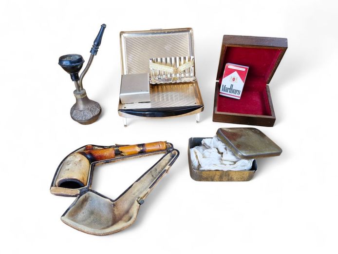 Collection of Antique & Vintage Tobacciana