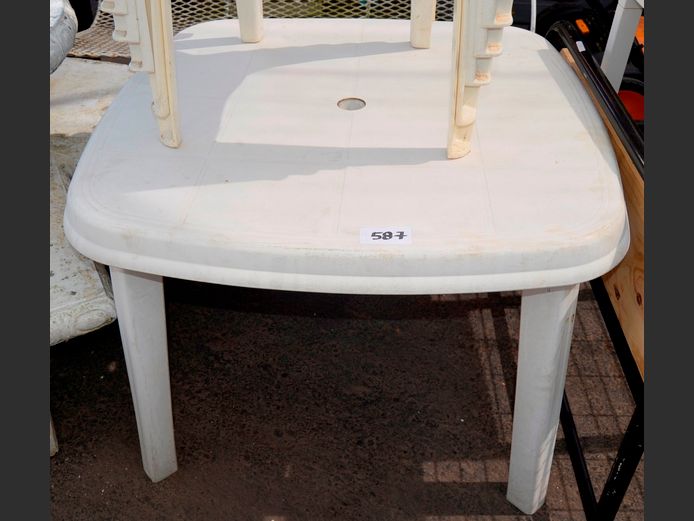 WHITE PLASTIC 4-SEATER PATIO TABLE, 90 x 90 x 66cm