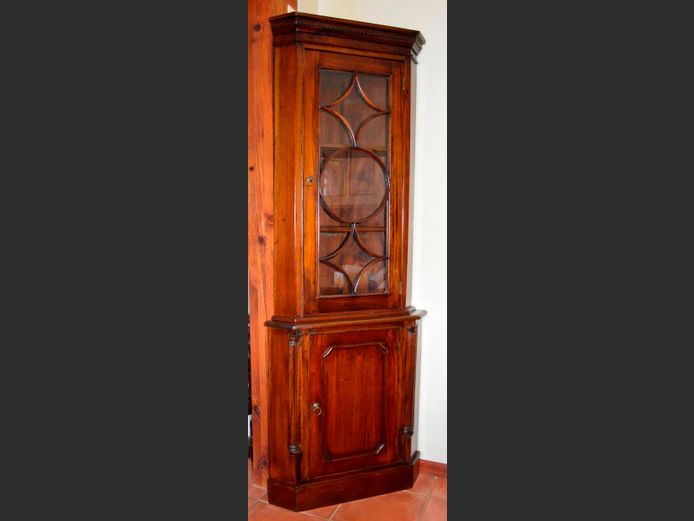 VICTORIAN MAHOGANY 2-DOOR GLASS FRONT CORNER DISPLAY CABINET, 70 x 52 x 200cm