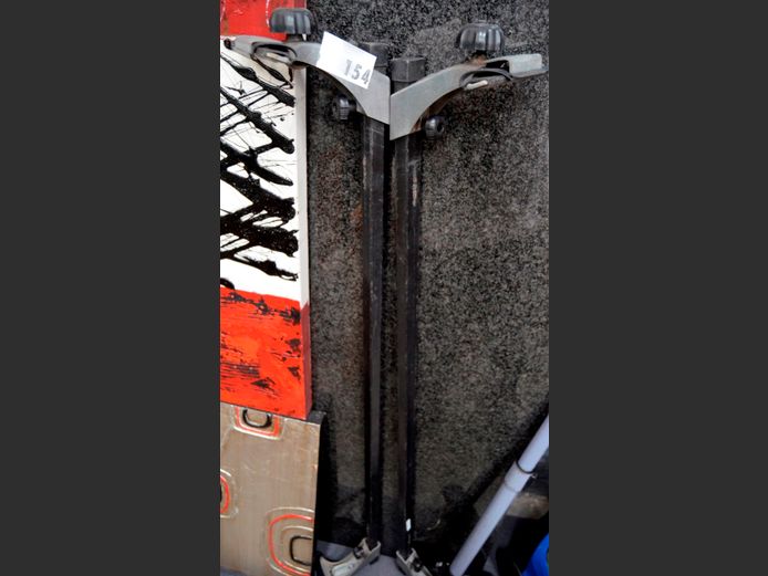 PAIR THULE ROOF RACKS, 130cm Long