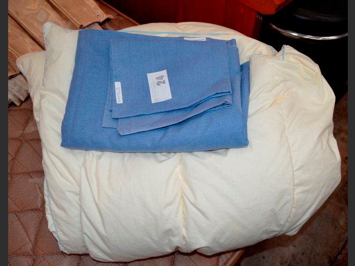 SUPER DOWN SINGLE DUVET INNER WITH DUVET COVER & PILLOWCASE