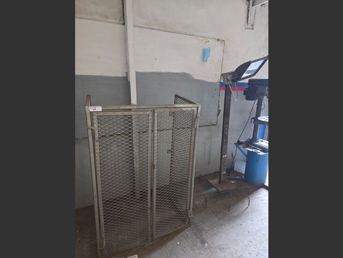 GALVANISED CAGE + LIGHT