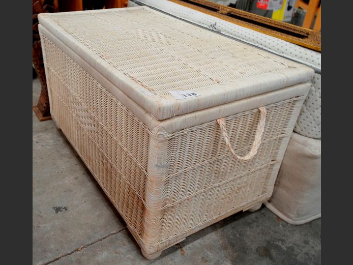 WHITE PAINTED WICKER KIST, 100 x 56 x 60cm