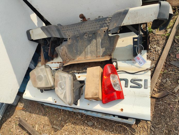 LOT ISUZU PARTS