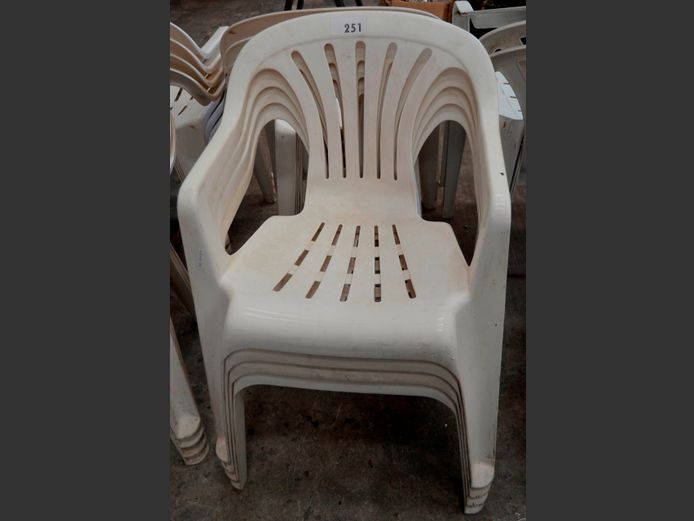 SET OF 4 WHITE PLASTIC PATIO CHAIRS