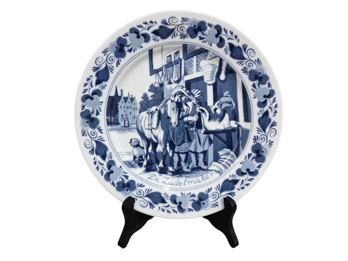 Delft Holland "De Zademaker" Traditional Tradesmen Collector Plate