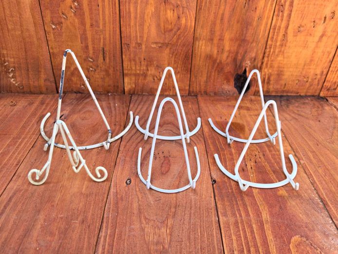 Set of 5 White Metal Wire Display Easels