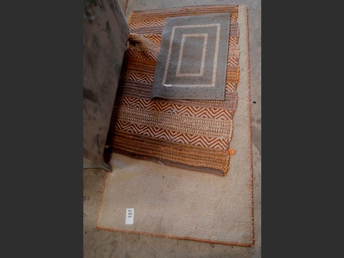 LOT: BROWN WOVEN RUG, MAT, etc