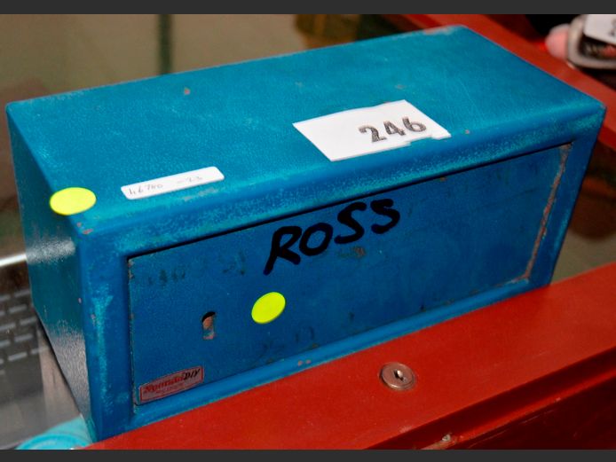 BLUE METAL BRICK SAFE, 30 x 13 x 14cm [No keys]