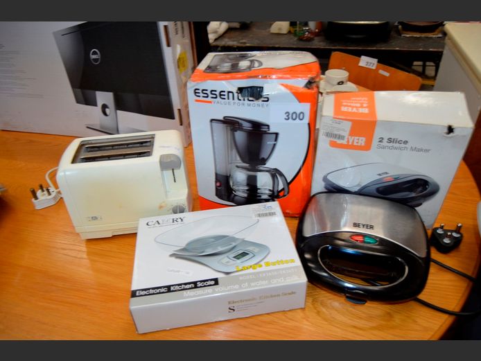 PERCOLATOR, TOASTER, SNACKWICH MAKER, etc [Switch on]