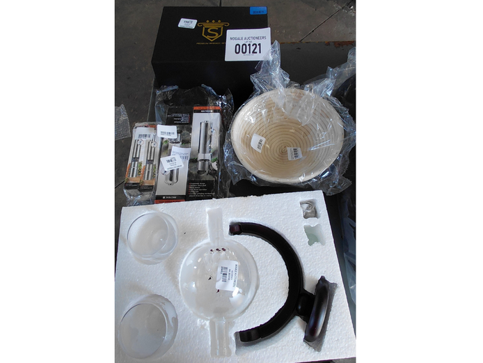 LOT OF BANNETONE/ WHISKEY SET/ SALT & PEPPER DISPENCERS