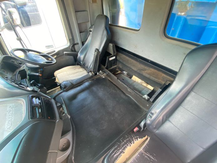 MERCEDES BENZ 3331 TIPPER TRUCK