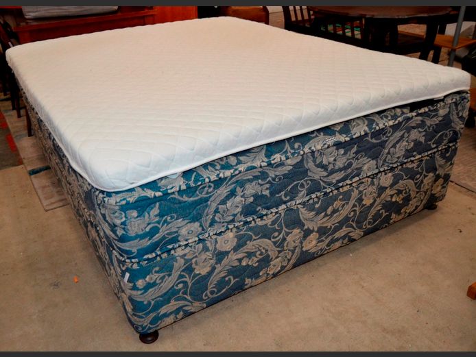 QUEEN SIZE BED BASE & MATTRESS SET & MEMORY FOAM TOPPER [14,61]