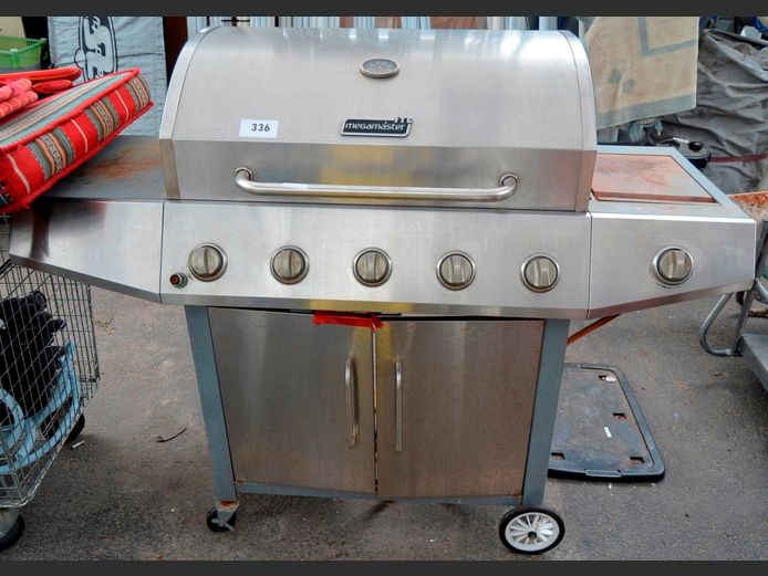 MEGAMASTER STAINLESS STEEL GAS BRAAI, 143 x 60 x 119cm [No cylinder, Untested]