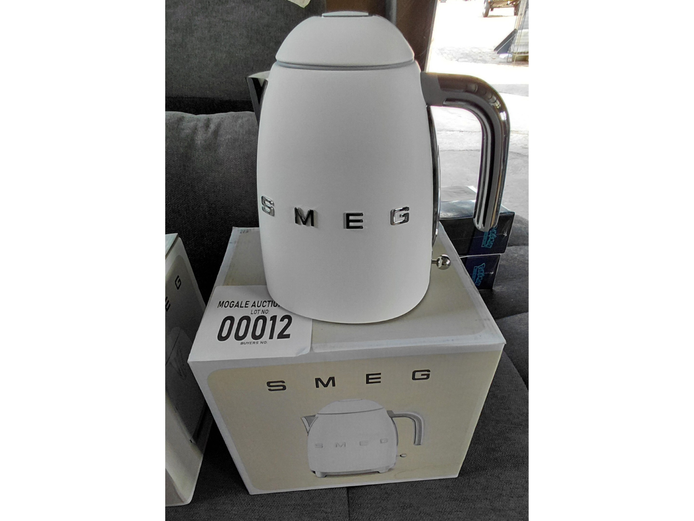 SMEG 1.7L RETRO MATTE WHITE KETTLE 