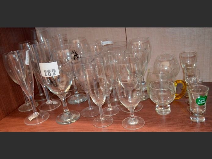 ASSORTED DRINKING GLASSES: WINE, CHAMPAGNE, etc