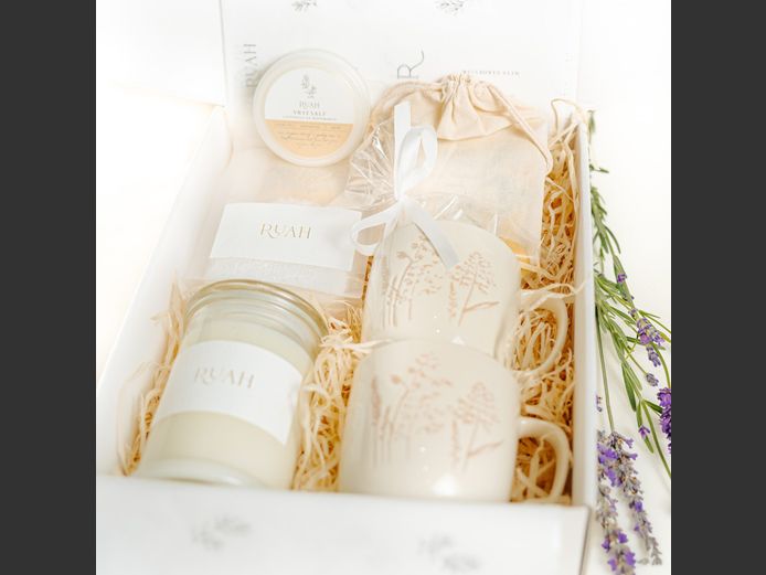 HAMPER | Evoke Candles/ Whylie Bee's/ Sunday Child Store
