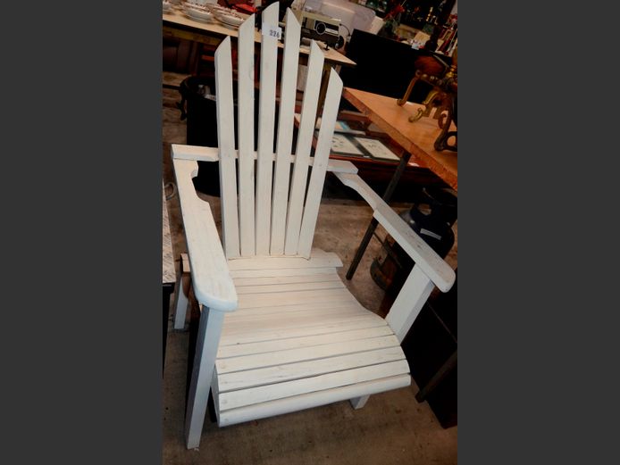 WHITE PAINTED ADIRONDACK STYLE CHAIR