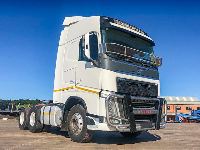 Lot 1: 2014 Volvo FMX 440